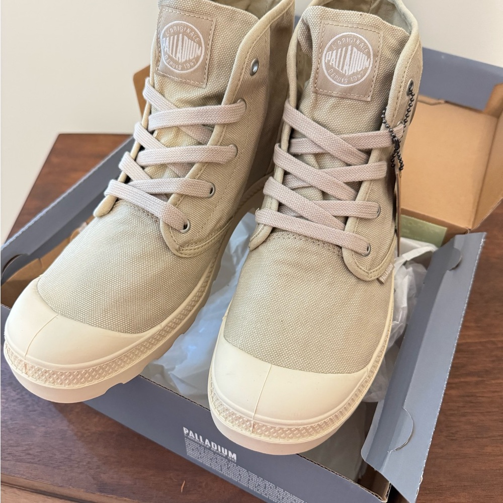 Palladium Women’s Tan High-Top Sneakers SZ 10